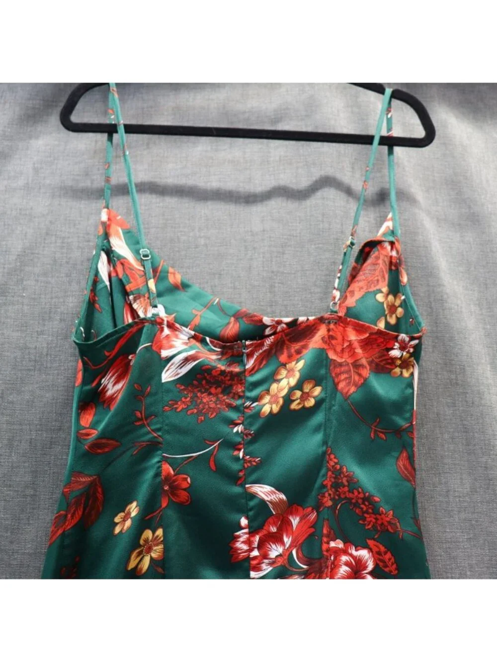 Pretty Little Thing Emerald Green Floral Strappy Satin Cowl Midi Dress NWT - Picture 8 of 16